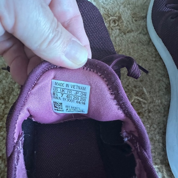 Maroon Adidas Cloudfoam. Size 8 1/2. - Picture 6 of 8